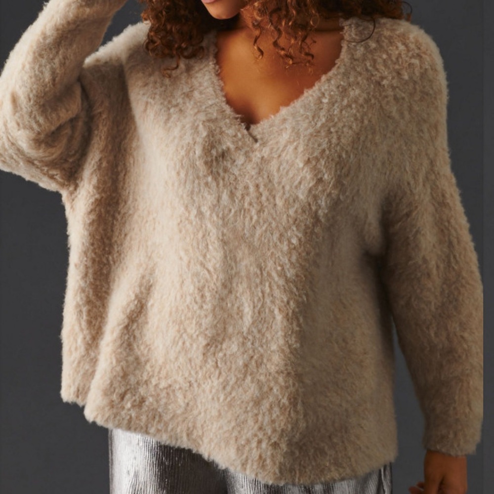 Anthropologie Maeve Plush V-Neck Cozy Pullover Wool Sweater Neutral Size Small